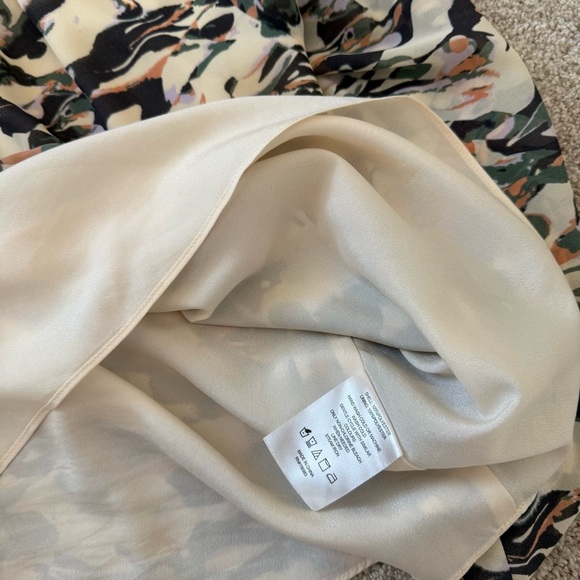 Evereve Hazel Puff Sleeve Flowy Blouse Women’s Small Career Office - Picture 9 of 12